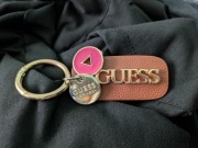 Breloczek do torebki firma Guess