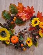Wianek jesienny na drzwi 40cm dynia  jeżyk ptaszek szyszki słoneczniki