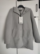 Elegancki szary płaszcz z kieszeniami i kapturem 