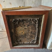 Antyczna kasa pancerna, sejf