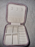 Kuferek, pudełko na bizuterie