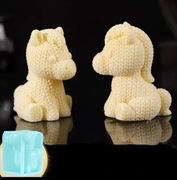 KONIK WEŁNIANY Rok Konia forma silikon 9*9 do Świec Odlewów Musu Deserów 