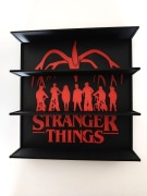 Stojak / półka na figurki Stranger Things – ekspozytor Funko Pop