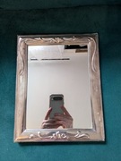 Lusterko w srebrnej ramie 