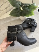 Botki brazylijskiej marki Piccadilly 38 czarne obcas łańcuchy ozdobne