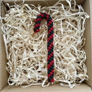 Laska świąteczna makrama zawieszka zielono-czerwona 15cm ozdoba na choinkę