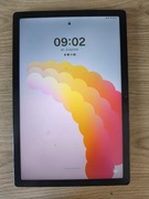 Tablet Samsung Galaxy A8 z rysikiem