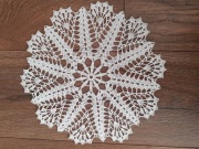 SERWETKA WYKONANA  NA SZYDEŁKU śr. 24 cm  (1)