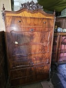 Sekretarzyk do lekkiej renowacji 