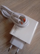 Ładowarka z kablem. Wejście USB-A i USB-C