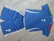 Koszula sportowe kolor niebieski numer 7 w tym spodenki lat 10-12