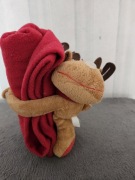 Pluszowa zabawka Renifer z  dołączonym polarowym kocykiem Royal Canin