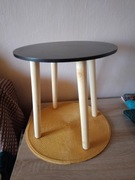 Mały stoliczek ozdobny. Wys. 35 cm, średnica 35 cm