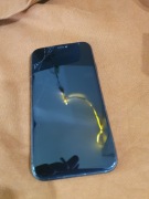 iPhone 11 64gb nie ładuje rok w pudelku