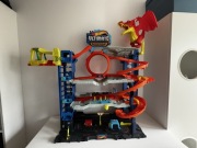 mega garaż hot wheels