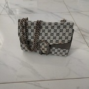 Torebka na łańcuszku logowana szaro czarna 