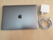 MacBook Pro 13 M1 (A2338) | Stan GABINETOWY | iCloud | Zasilacz 61W
