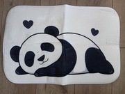 Dywanik łazienkowy z śpiącą pandą