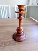 Stary drewniany świecznik 