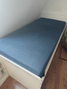 Łóżko SLÄKT 90x200 z materacem, używane