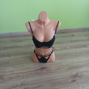 Biustonosz i stringi damskie 