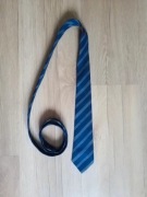 Niebieski krawat w paski