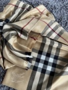 Damska chusta w kratę Burberry. Męski szalik. Karmelowy. Na prezent.