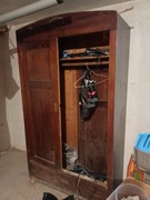 Zabytkowa, piękna, przedwojenna szafa do renowacji.    