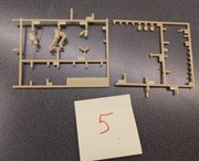 żołnierze brytyjscy (chyba)  II wojna światowa  1:35 3 szt. 