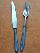 Nóż stołowy i widelec nierdzewne,ciężkie.