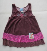 Sukienka bez rękawów welurowa 128 falbana