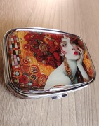 Ozdobne metalowe pudełeczko, kieszonkowa mini szkatułka - malarstwo