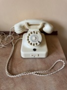 Stary niemiecki telefon tarczowy W49A jasny bakelit Hagenuk