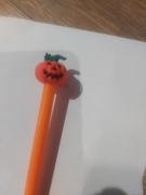 Długopis cienkopis żelowy czarny wkład Halloween dynia