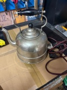 Stary czajnik elektryczny