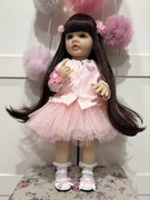 Słodka lalka rebon w stroju baletowym