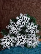 Gwiazdki śnieżynki szydełkowe 