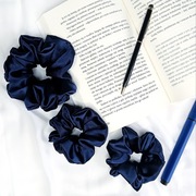 Scrunchie satynowa - gumka do włosów - rozmiar M