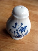 Stara pieprzniczka biała porcelana? wys. 9 cm