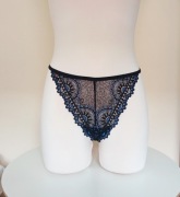 Stringi Obsessive z niebieskim ornamentem S/M Nowe