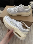 Nike Air Max Bliss Suede Summit White