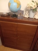 KOMODA  -  BLACK RED WHITE  -  kolor kasztan