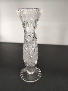 Elegancki kryształowy wazonik na stopce 