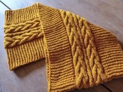 Ręcznie dzieegany miodowy komin