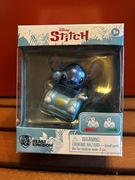 STITCH - DISNEY - FIGURKA - NIEBIESKI SAMOCHÓD - BEAST KINGDOM