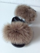 Klapki z naturalnym futrem jenota 39
