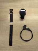 Google Fitbit Versa 4 czarny + nowe paski