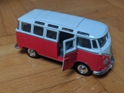 Maisto 1/40, 1:40 skala, Volkswagen Van SAMBA, ogórek