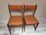 Krzesła pomarańczowe PRL