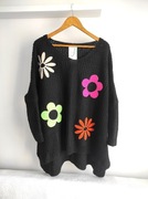 Włoski czarny sweter oversize kolorowe kwiatki r U